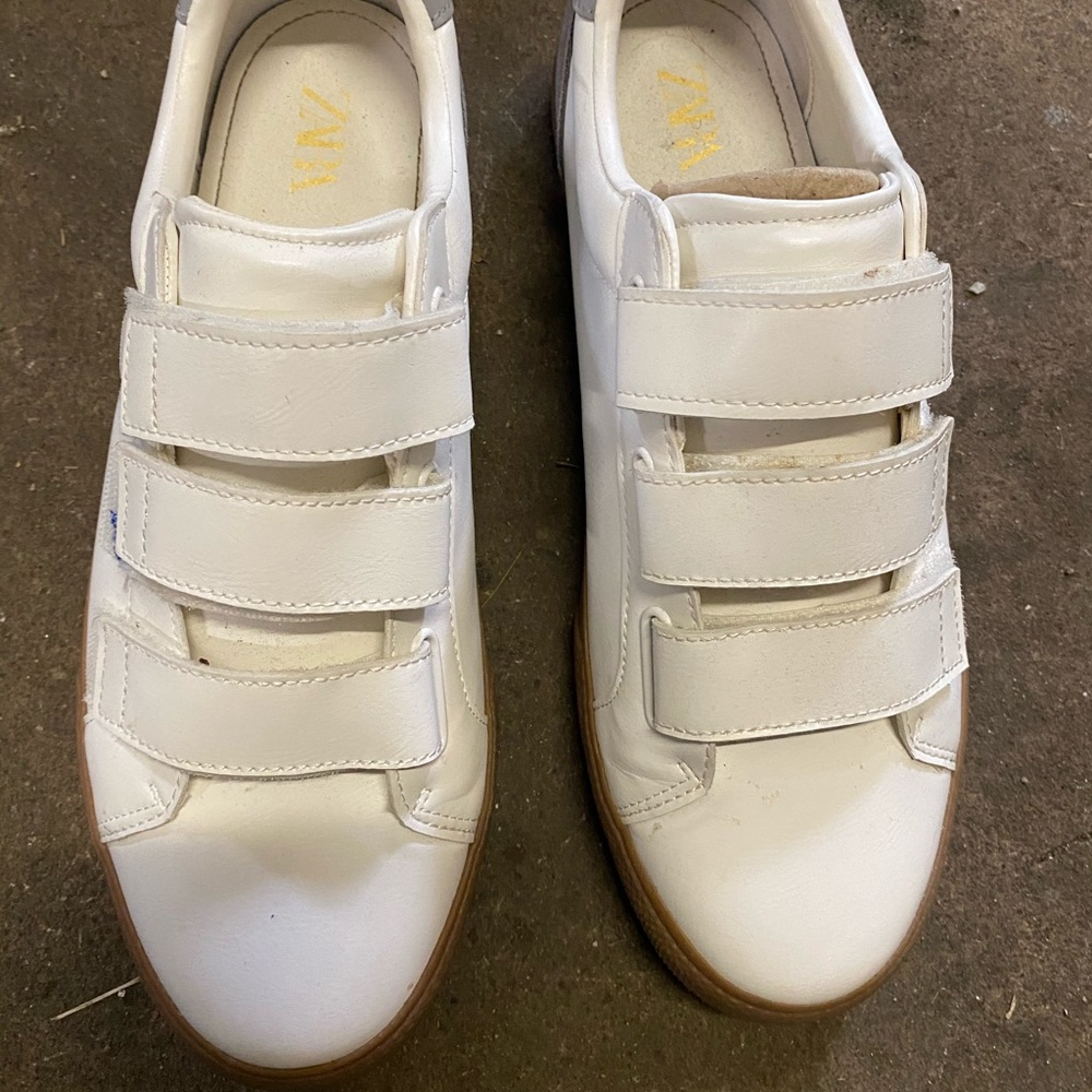 Zara slides